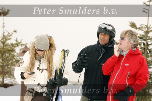 Fiss 25 februari 2007
Ruud Gullit met Estelle Maxim en Joelle en Marco Borsato met Leontien Jada Senna en Luca op wintersport vakantie.