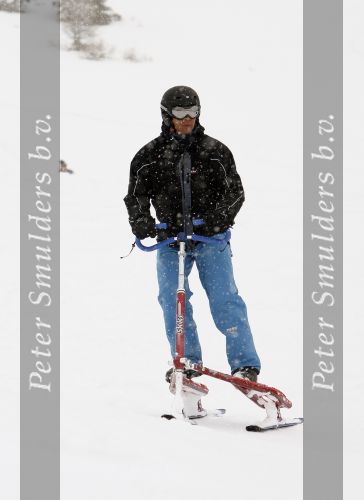 Fiss 26 februari 2007
Ruud Gullit en Marco Borsato op speciale ski\'s. Trikke skki. De Trikke skki is in america een enorme rage en Marco en Ruud probeerden hem uit.