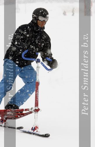 Fiss 26 februari 2007
Ruud Gullit en Marco Borsato op speciale ski\'s. Trikke skki. De Trikke skki is in america een enorme rage en Marco en Ruud probeerden hem uit.