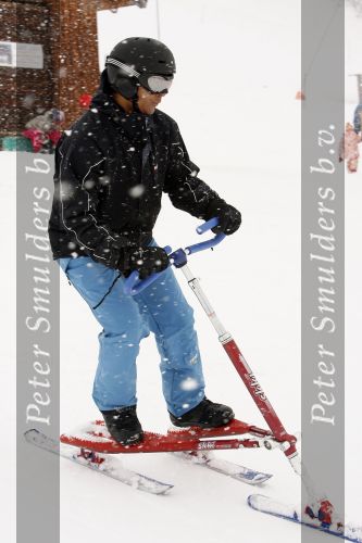 Fiss 26 februari 2007
Ruud Gullit en Marco Borsato op speciale ski\'s. Trikke skki. De Trikke skki is in america een enorme rage en Marco en Ruud probeerden hem uit.