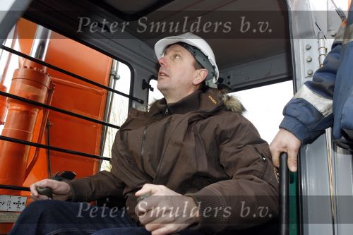 Volendam 17 februari 2007
Jan Smit is bij de sloop van het huis dat hj gekocht heeft. Op deze plek wordt xijn nieuwe huis gebouwd. vader Ruud