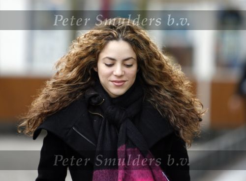 Amsterdam 16 maart 2007
Shakira met haar broer bij het van Gogh museum in Amsterdam.