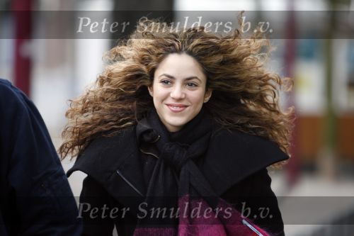 Amsterdam 16 maart 2007
Shakira met haar broer bij het van Gogh museum in Amsterdam.