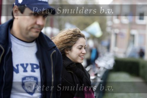 Amsterdam 16 maart 2007
Shakira met haar broer bij het van Gogh museum in Amsterdam.