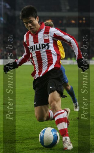 Eindhoven, 3 Maart 2007 Kompetitiewedstrijd PSV-RKC eindstand 2-0 Seizoen 2006/2007
De chinees Sun xiang komt steeds beter in zijn spel bij PSV