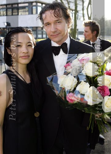 Hilversum 12 maart 2007
Feest voor de 65 e verjaardag van Joop v d Ende in studio 21. Thom Hofmann met vrouw