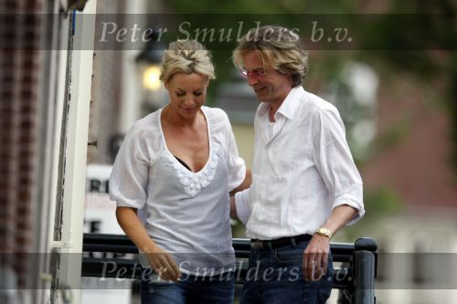 Amsterdam 2 juni 2009
Adam Curry met zijn nieuwe vriendin Micky Hoogendijk verliefd in Amsterdam.
Peter Smulders bv