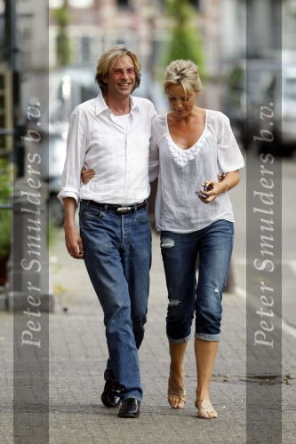 Amsterdam 2 juni 2009
Adam Curry met zijn nieuwe vriendin Micky Hoogendijk verliefd in Amsterdam.
Peter Smulders bv