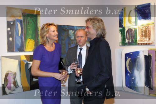 Amsterdam, 3 Maart 2010
Adam Curry en Mickey Hoogendijk nij Christie\'s Veilinghuis bij de schilderijen van haar stiefvader Roelof Frankot
Foto Peter Smulders BV