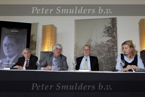 Soestdijk 8 maart 2010
Presentatie boek Annejet v Zijl over prins Bernhard op paleis soestdijk. Cees Fasseur Hans Blom Geert Mak en Philip Freriks zijn aanwezig om het boek te bespreken.
Peter Smulders bv