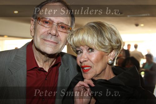 Oud Loosdrecht, 11 Maart 2010
Receptie t.g.v. 50 jaar artiest zijn van Anneke Gronloh
Anneke Gronloh met Rob de Nijs
Foto Peter Smulders BV