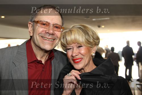 Oud Loosdrecht, 11 Maart 2010
Receptie t.g.v. 50 jaar artiest zijn van Anneke Gronloh
Anneke Gronloh met Rob de Nijs
Foto Peter Smulders BV