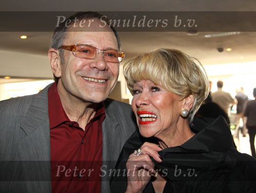 Oud Loosdrecht, 11 Maart 2010
Receptie t.g.v. 50 jaar artiest zijn van Anneke Gronloh
Anneke Gronloh met Rob de Nijs
Foto Peter Smulders BV