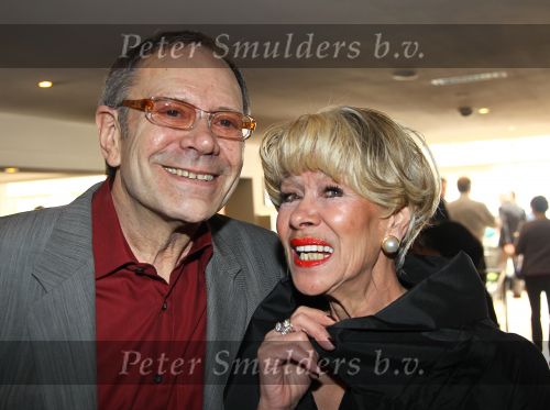 Oud Loosdrecht, 11 Maart 2010
Receptie t.g.v. 50 jaar artiest zijn van Anneke Gronloh
Anneke Gronloh met Rob de Nijs
Foto Peter Smulders BV