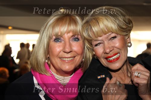Oud Loosdrecht, 11 Maart 2010
Receptie t.g.v. 50 jaar artiest zijn van Anneke Gronloh
Anneke Gronloh met Willeke Alberti
Foto Peter Smulders BV
