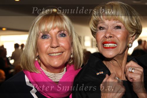 Oud Loosdrecht, 11 Maart 2010
Receptie t.g.v. 50 jaar artiest zijn van Anneke Gronloh
Anneke Gronloh met Willeke Alberti
Foto Peter Smulders BV