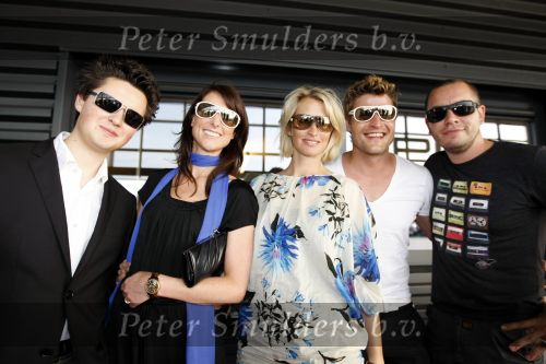 Heteren 29 juni 2009
Opening winkel bij porsche centrum Geldrland met div bn ers waaronder
Koert Jan de Bruijn Anouk Smulders Tom Sebastian  en Jeroen v Koningsbrugge.
Eigenaar van Porsche centrum is Mark Wegh.
Peter Smulders bv