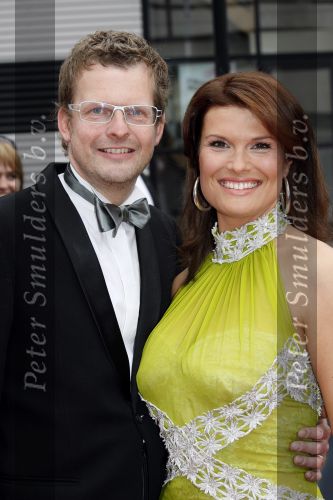Hilversum 8 juni 2009
Uitreiking musical awards in studio 22. Anouk v Nes met haar man
Peter Smulders bv