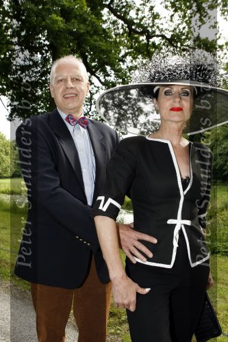 Breukelen 17 juni 2009
Haringparty op Neijenrode. 
Ans Markus met vriend Wybe Tuinman