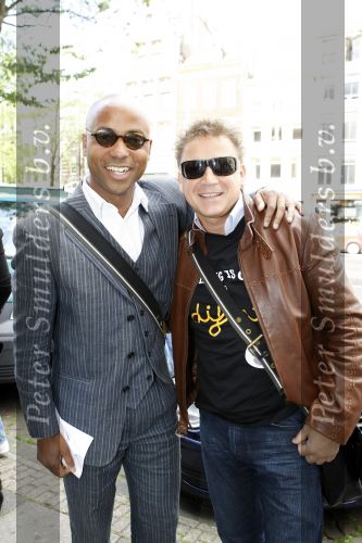 Amsterdam 18 juni 2009
Dads moment georganiseerd door the class company.
De heren gingen op scooters door de stad. Humberto tan met  Armando Borsato
Peter Smulders bv