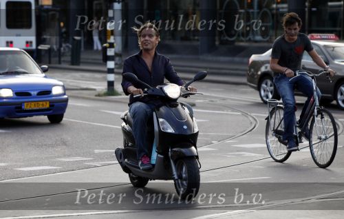 Amsterdam 8 augustus 2009
Bas Smit op zijn scooter
Peter Smulders bv