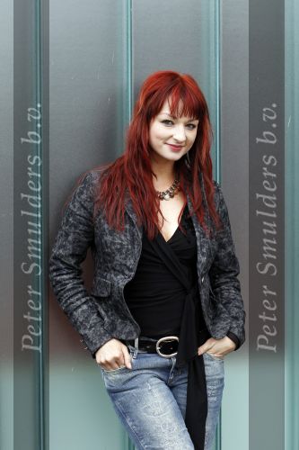Almere 4 februari 2010
Brandi van popstars geeft zangles op school in Almere.
Peter Smulders bv