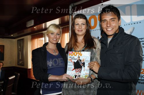 Volendam 15 juni 2009
Presentatie tijdschrift 100% NL met oa Jan Smit Bridget Maasland Tanja Jess en Jan v Veen.
Peter Smulders bv