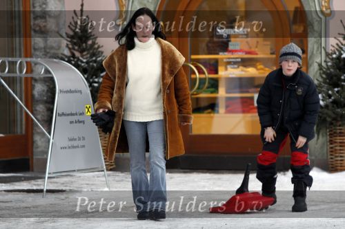 Lech 20 februari 2010
Brigitte Klijnstra met haar zoon in Lech bij hotel Post
Peter Smulders bv