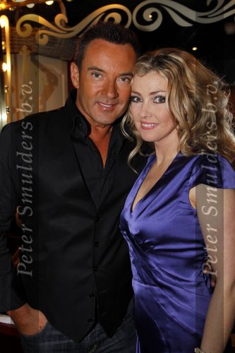 Uitgeest 18 januari 2010
Nieuwjaars feest van Henk Geels in Bobs Party saloon. Brigitte Nijman met Gerard Joling
Peter Smulders bv