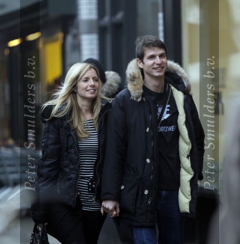 Amsterdam 6 februari 2010
Candy Dulfer met haar vriend op de cornelis schuytstraat.
Peter Smulders bv