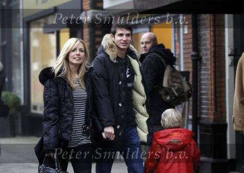 Amsterdam 6 februari 2010
Candy Dulfer met haar vriend op de cornelis schuytstraat.
Peter Smulders bv