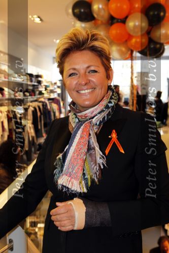 Amsterdam 6 maart 2010
Caroline Tensen met gebroken pols bij azzuro for kids op de pc hooftstraat.
Peter Smulders bv
