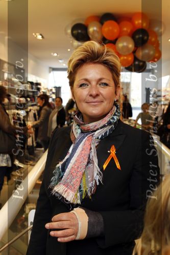 Amsterdam 6 maart 2010
Caroline Tensen met gebroken pols bij azzuro for kids op de pc hooftstraat.
Peter Smulders bv