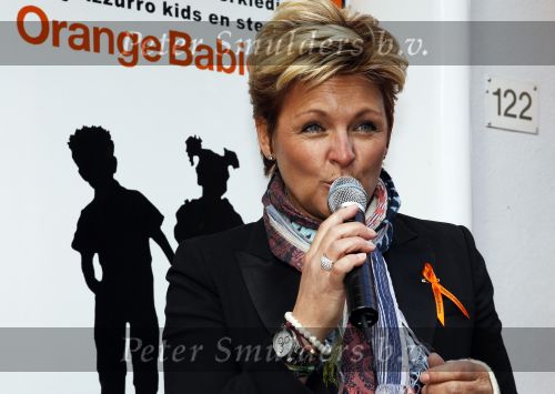 Amsterdam 6 maart 2010
Caroline Tensen met gebroken pols bij azzuro for kids op de pc hooftstraat.
Peter Smulders bv