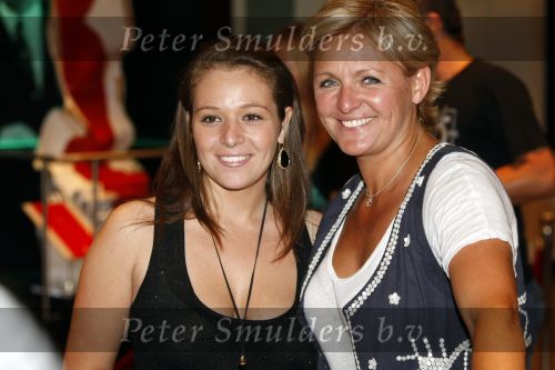Amsterdam 13 juni 2009
De Toppers in concert in de arena met Rene Froger Gordon en Jeroen v d Boom. Caroline Tensen met dochter Lotte
Peter Smulders bv
