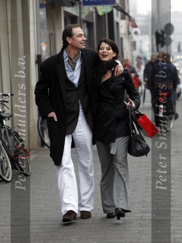 Amsterdam 19 maart 2010
Caroline de Bruijn en Erik de Vogel verliefd op straat.
Peter Smulders bv