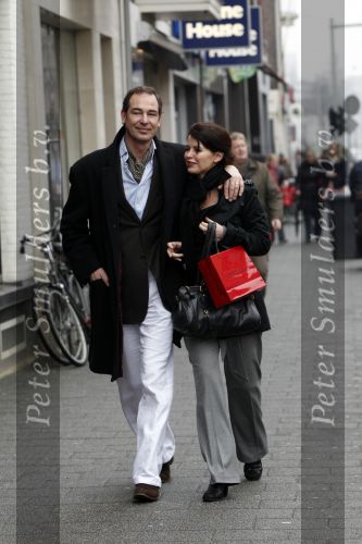 Amsterdam 19 maart 2010
Caroline de Bruijn en Erik de Vogel verliefd op straat.
Peter Smulders bv