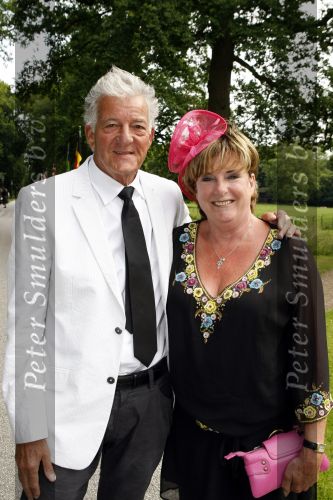 Breukelen 17 juni 2009
Haringparty op Neijenrode. catherine Keyl met nieuwe vriend
Peter Smulders bv