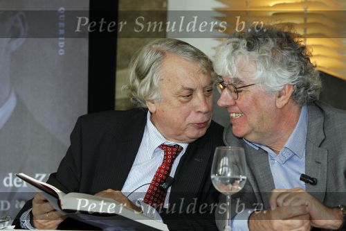 Soestdijk 8 maart 2010
Presentatie boek Annejet v Zijl over prins Bernhard op paleis soestdijk. Cees Fasseur Hans Blom Geert Mak en Philip Freriks zijn aanwezig om het boek te bespreken.
Peter Smulders bv