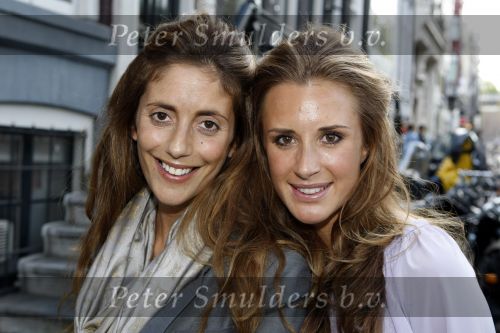 Amsterdam 16 juni 2009
Modeshow La Dress by Simone v Trojen. Chantal en Dani Bles
Peter Smulders bv