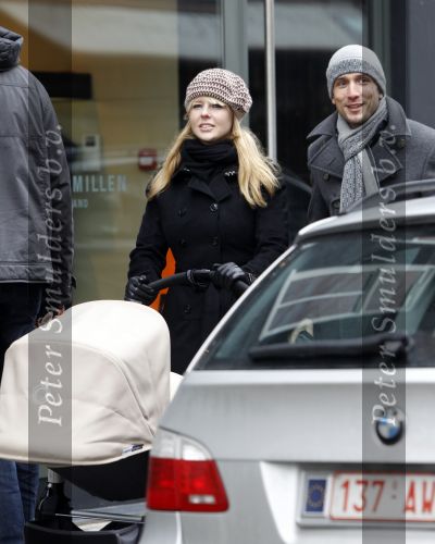 Amsterdam 6 februari 2010
Chantal janzen met vriend Marco achter de kinderwagen op de pc hooftstraat.
Peter Smulders bv
