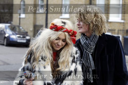 Londen 9 februari 2010
Patricia Paay Christina Curry en haar vriendje Dexter verlaten voor de laatste keer hun huis nadat de verhuizers alles opgehaald hebben.
Peter Smulders bv