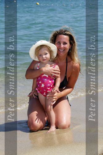 Sant Tropez 7 augustus 2009
Robert Claudia en Olivia Schoemacher op vakantie in sant Tropez.
Peter Smulders bv