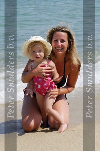 Sant Tropez 7 augustus 2009
Robert Claudia en Olivia Schoemacher op vakantie in sant Tropez.
Peter Smulders bv