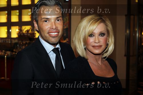 Amsterdam 6 maart 2010
Modeshow Mart Visser in het Hilton. Connie Breukhoven met PA Edwin
Peter Smulders bv