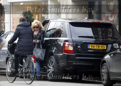 Amsterdam 17 februari 2010
Connie Breukhoven in haar Range Rover.
Peter Smulders bv