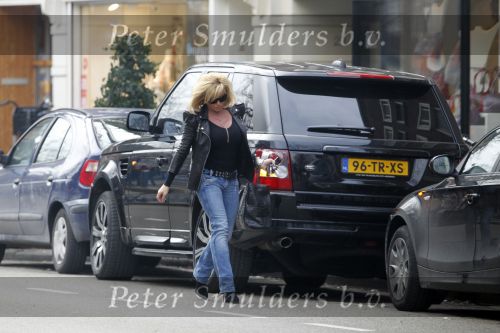 Amsterdam 17 februari 2010
Connie Breukhoven in haar Range Rover.
Peter Smulders bv
