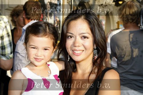 Amsterdam 6 augustus 2009
Premiere circus Stiletto in Carre. Cystine Carreon met dochter
Peter Smulders bv