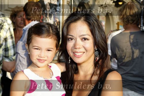 Amsterdam 6 augustus 2009
Premiere circus Stiletto in Carre. Cystine Carreon met dochter
Peter Smulders bv