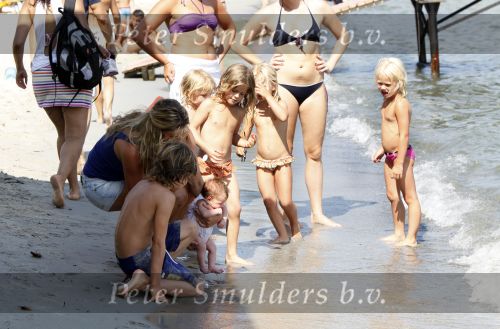 Saint Tropez 31 juli 2009
Danielle Overgaag Oerlemans met dochter Kate  Thijmen Fiene en benjamin op vakantie op saint Tropez.
Peter Smulders bv